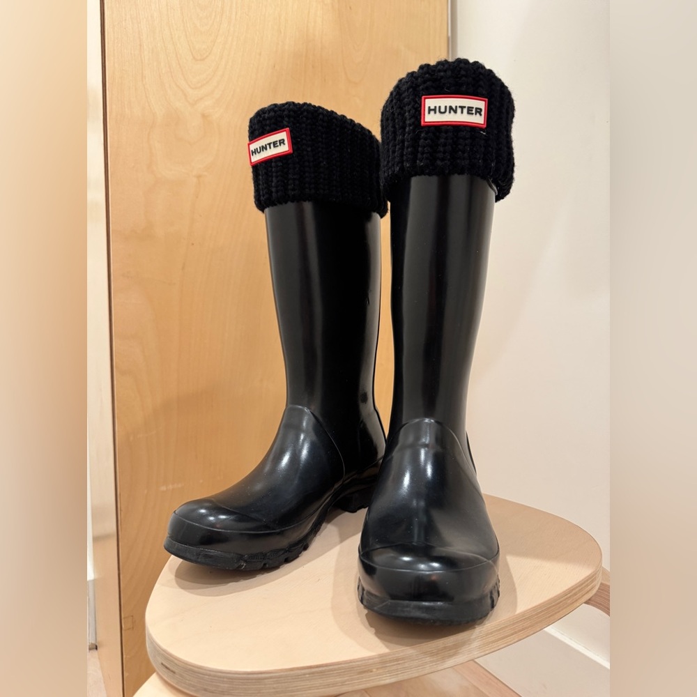 Hunter Rain Boots with Socks - Women Size 7 / Big Kid 5